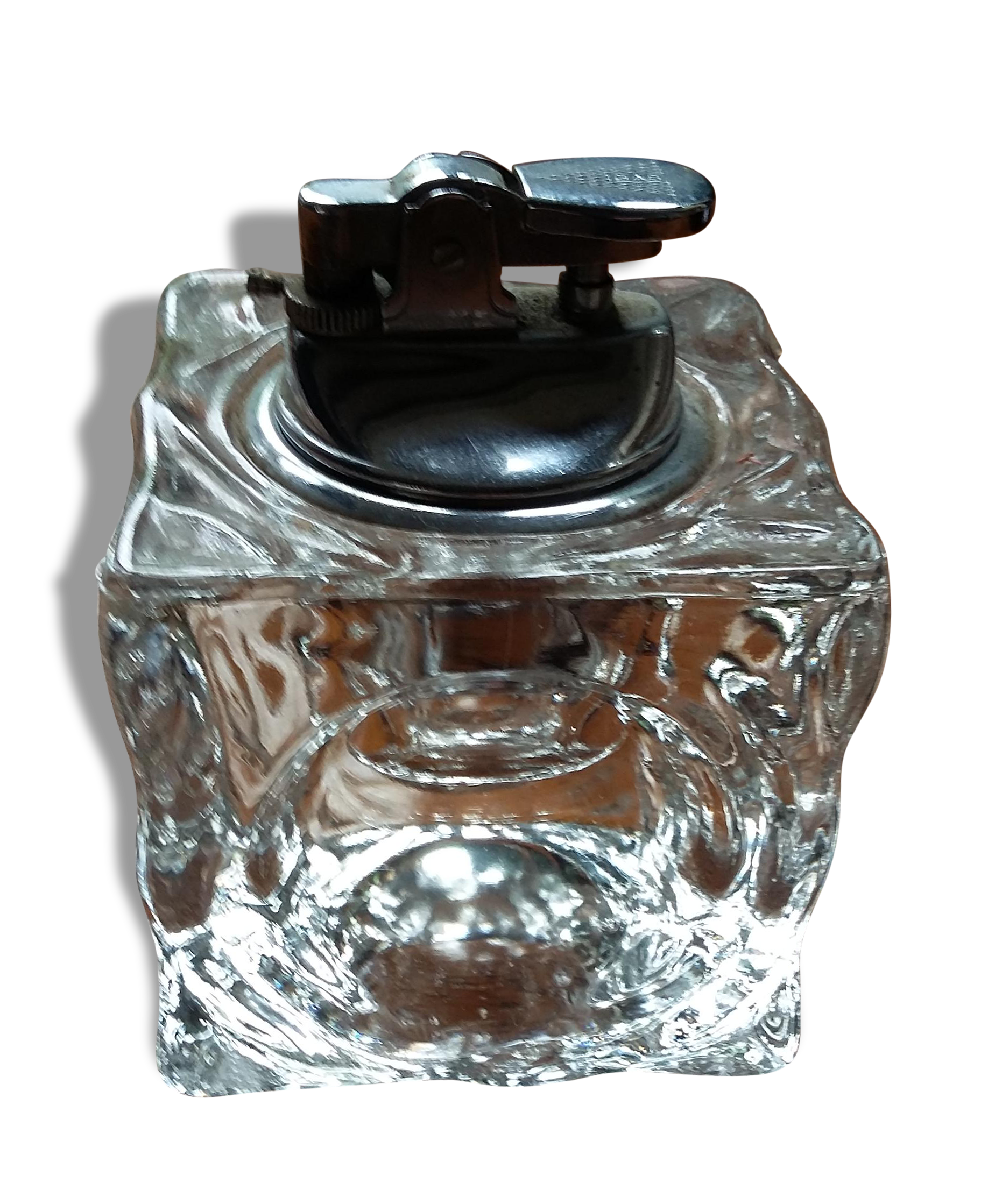 Crystal lighter
