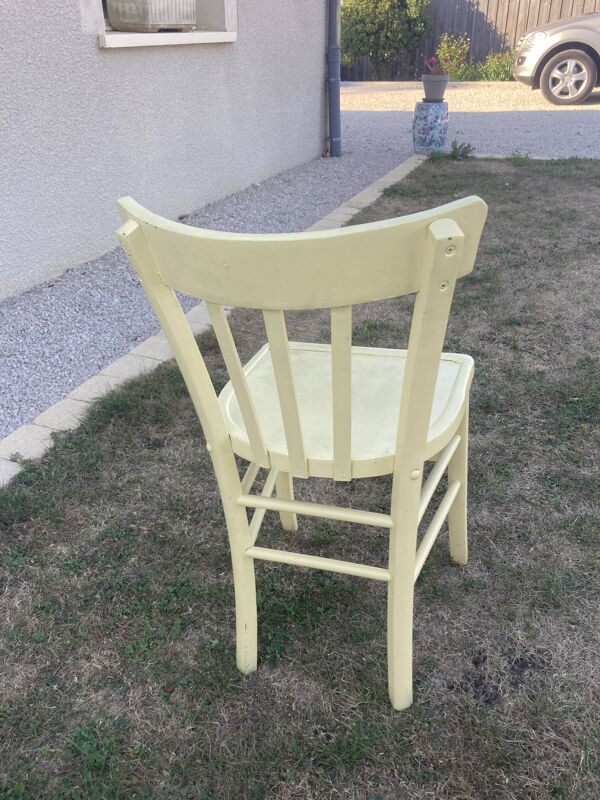 4 chaises bistrot peintes en jaune