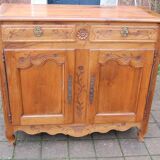 Louis XV buffet in walnut from the early 19th century.