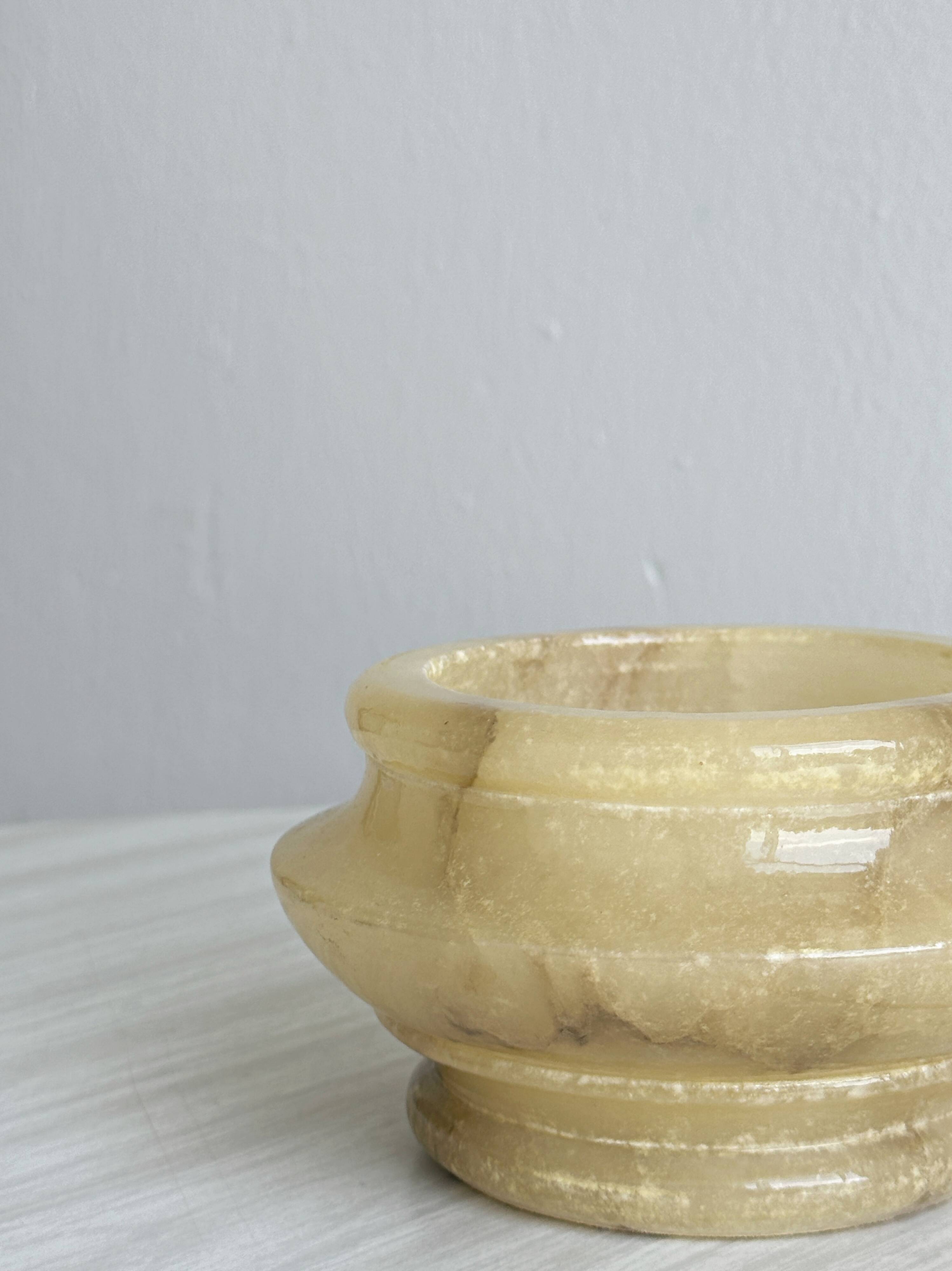 vide poche en onyx naturel tourné