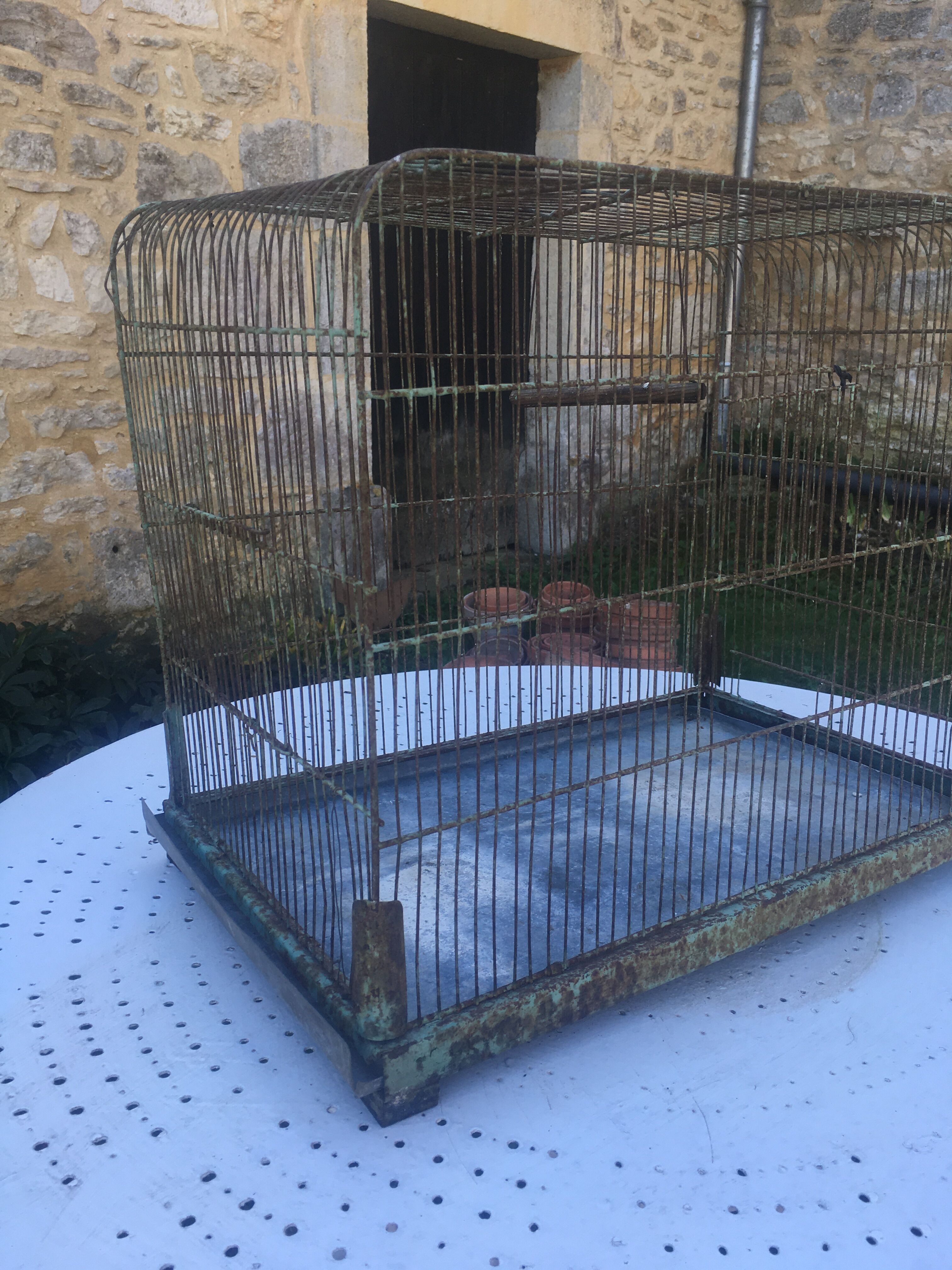 Metal bird cage