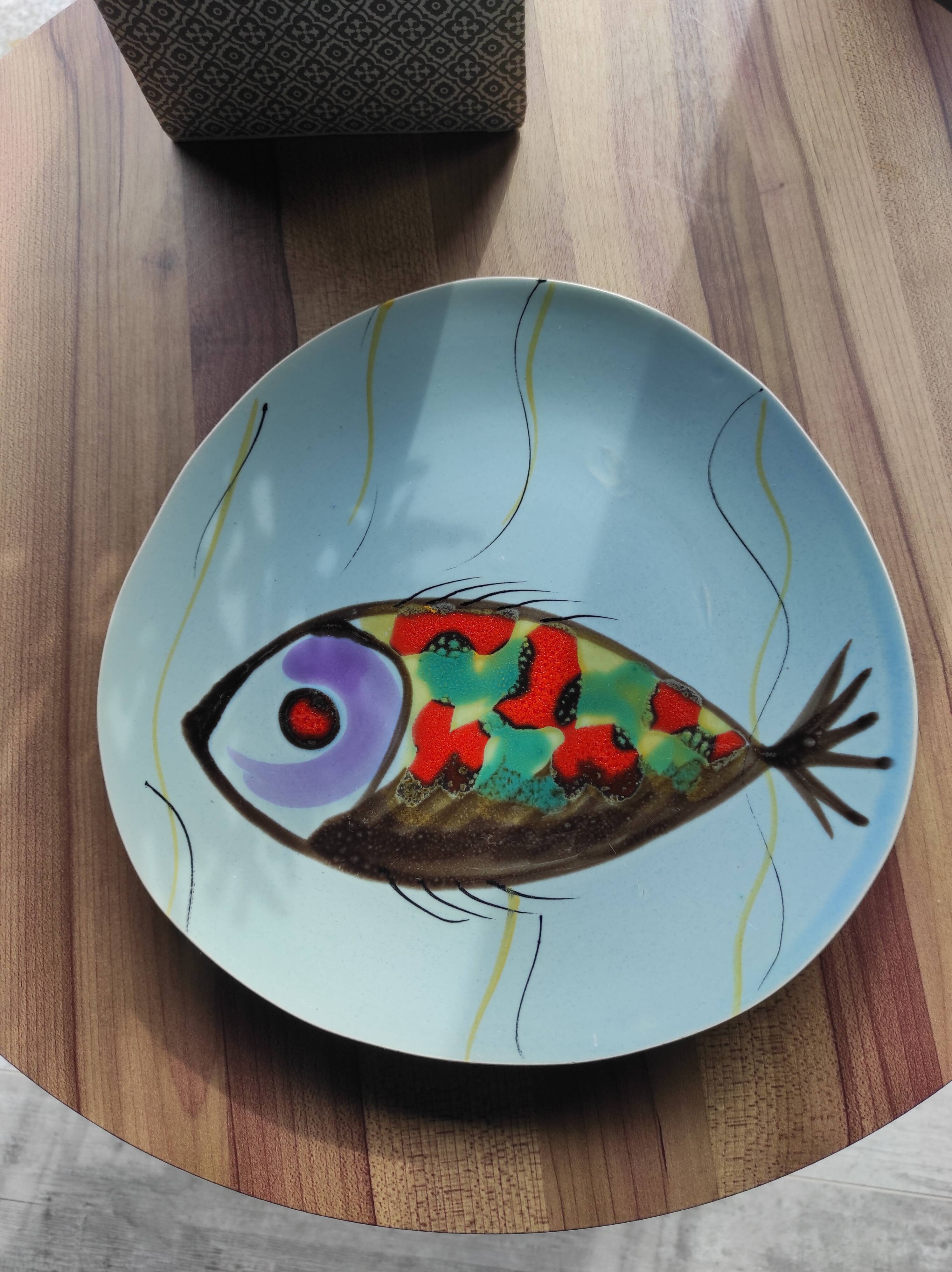 Fish pattern plate Bernard Serraz MBFA Pornic
