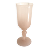 Vase en opaline rose