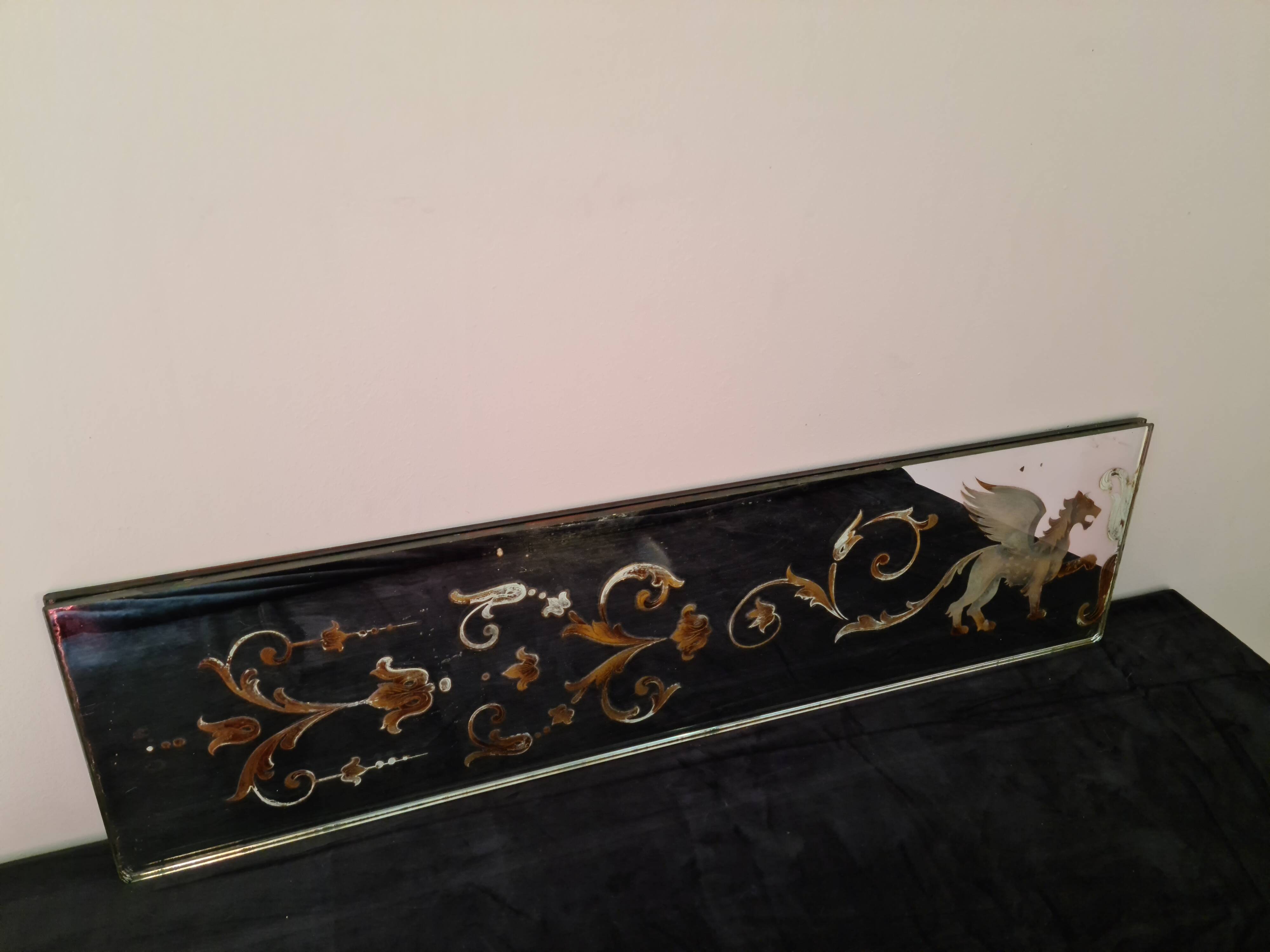 Pair of decorative panels in mirrors equalized