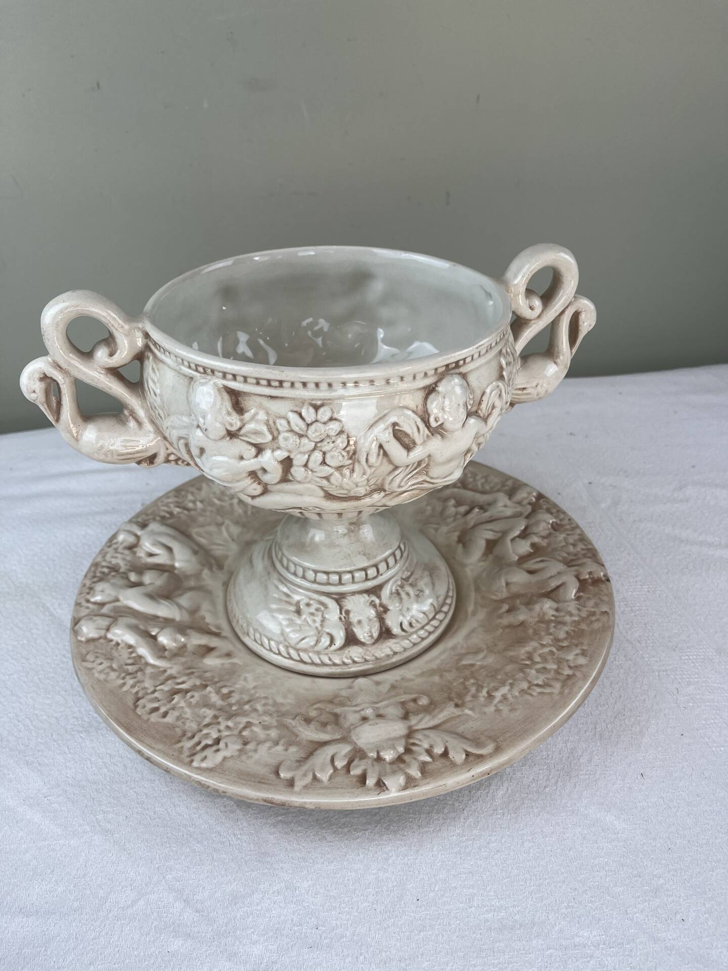Ensemble Capodimonte – Coupe sur piédouche et plat décoratif