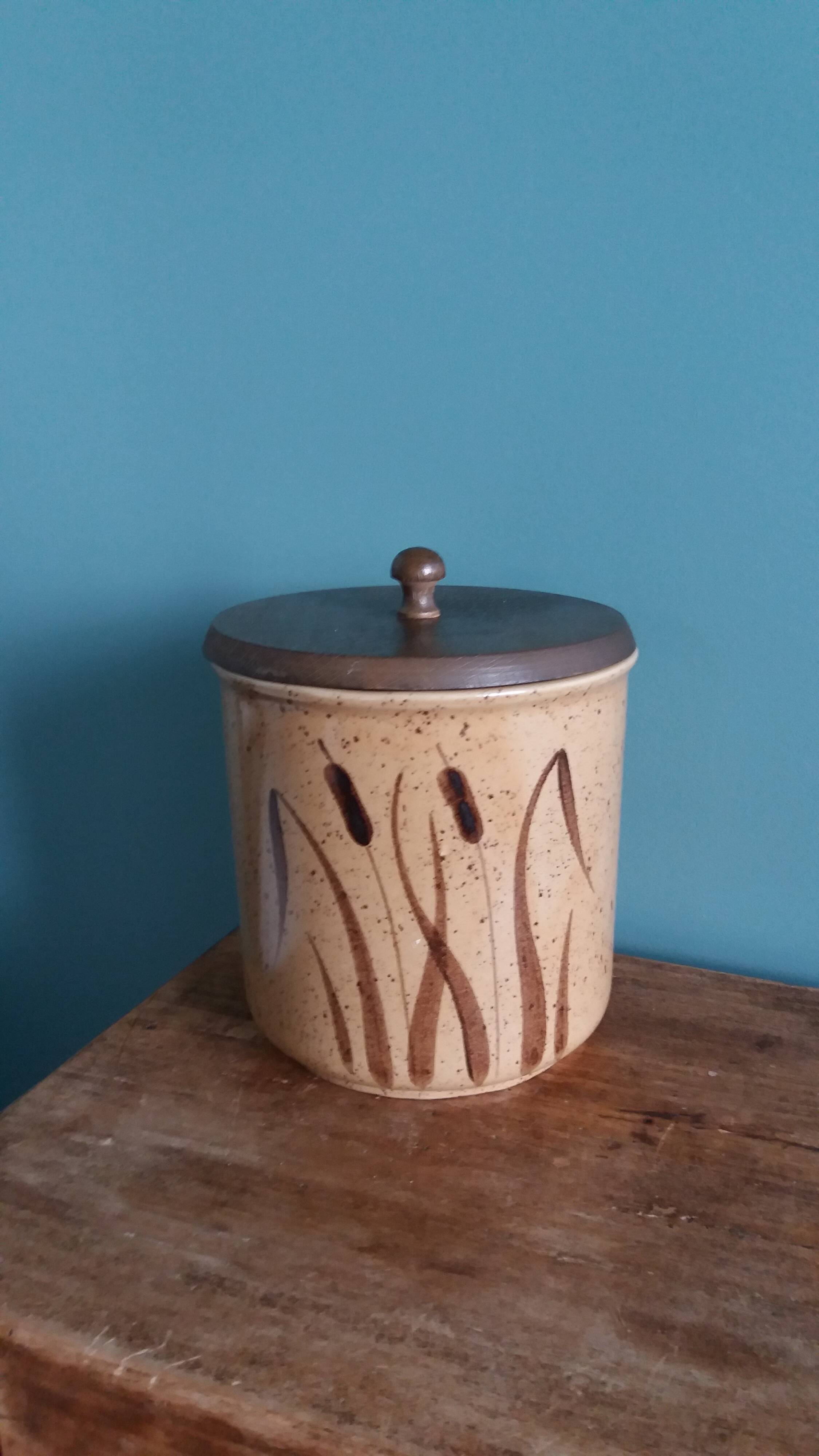 Ceramic and wood covered pot/tabletop bin