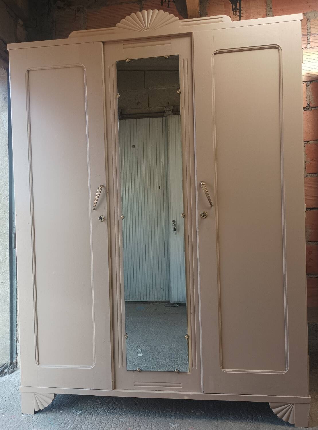 Vintage Art Deco 3-door wardrobe