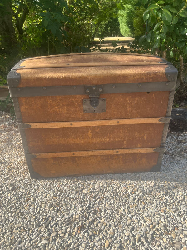 Malle de voyage ancienne