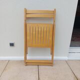 Folding chair in natural beech