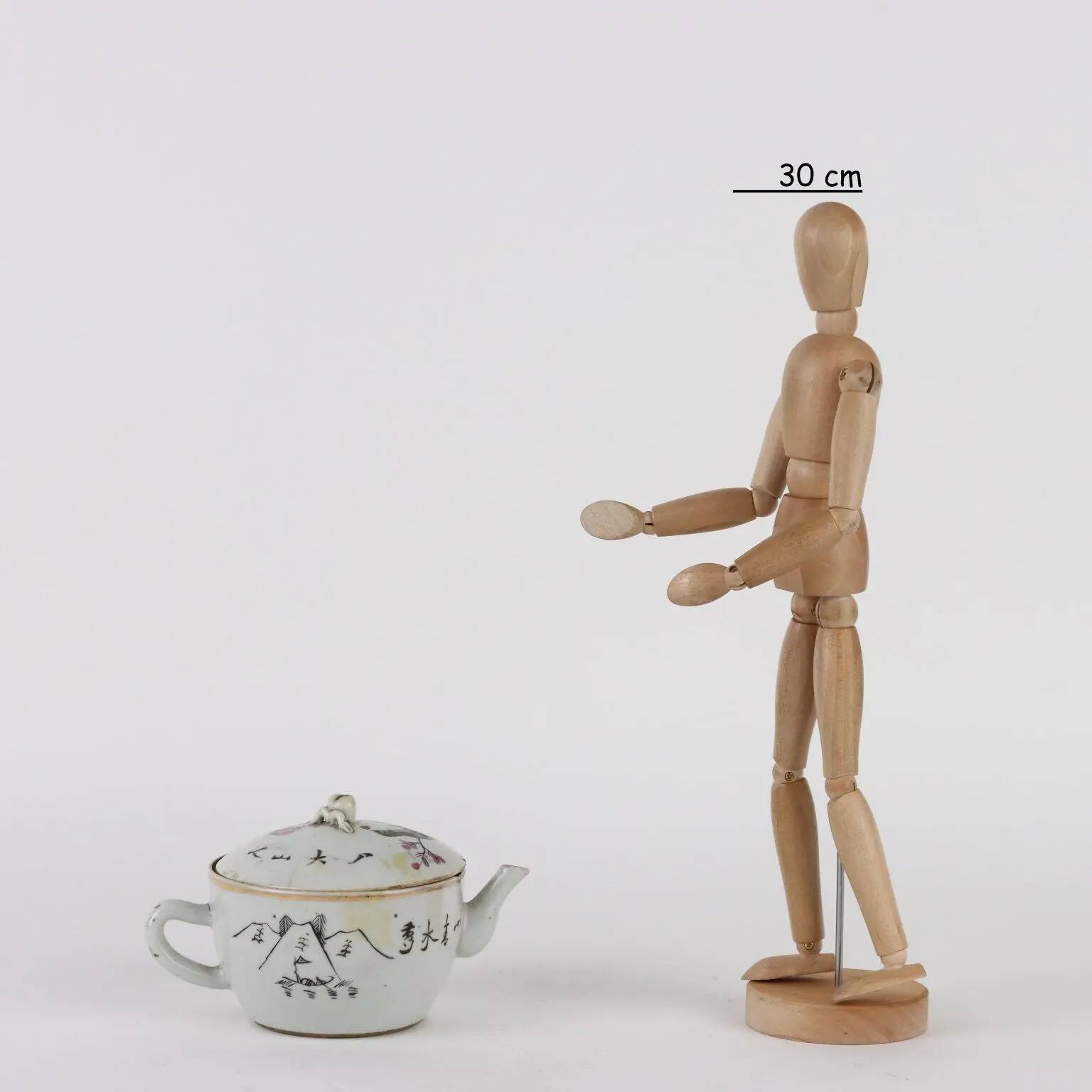 Porcelain teapot China 19th Century