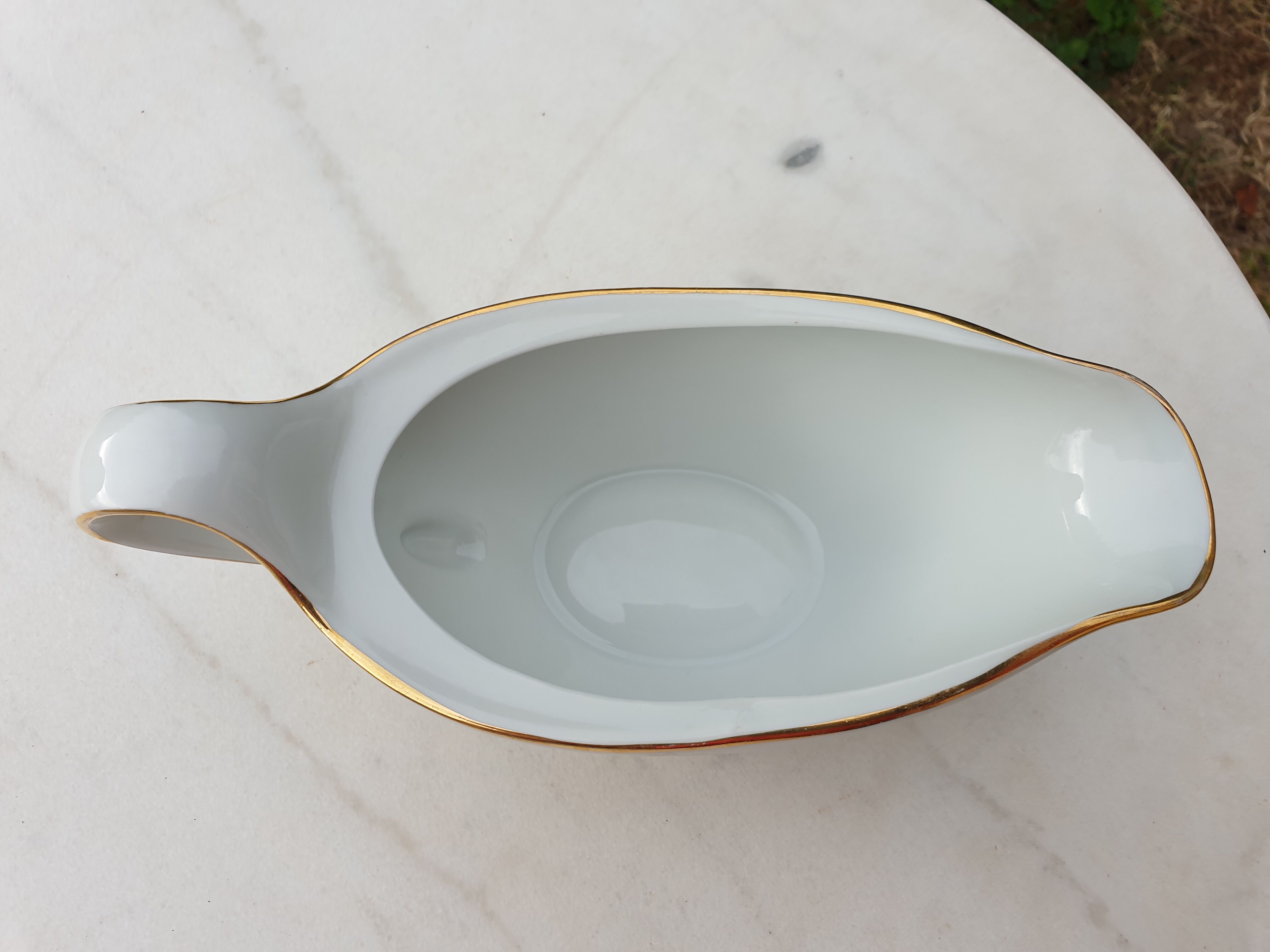Serving dishes and soup bowl in luxury porcelain of the compagnie nationale