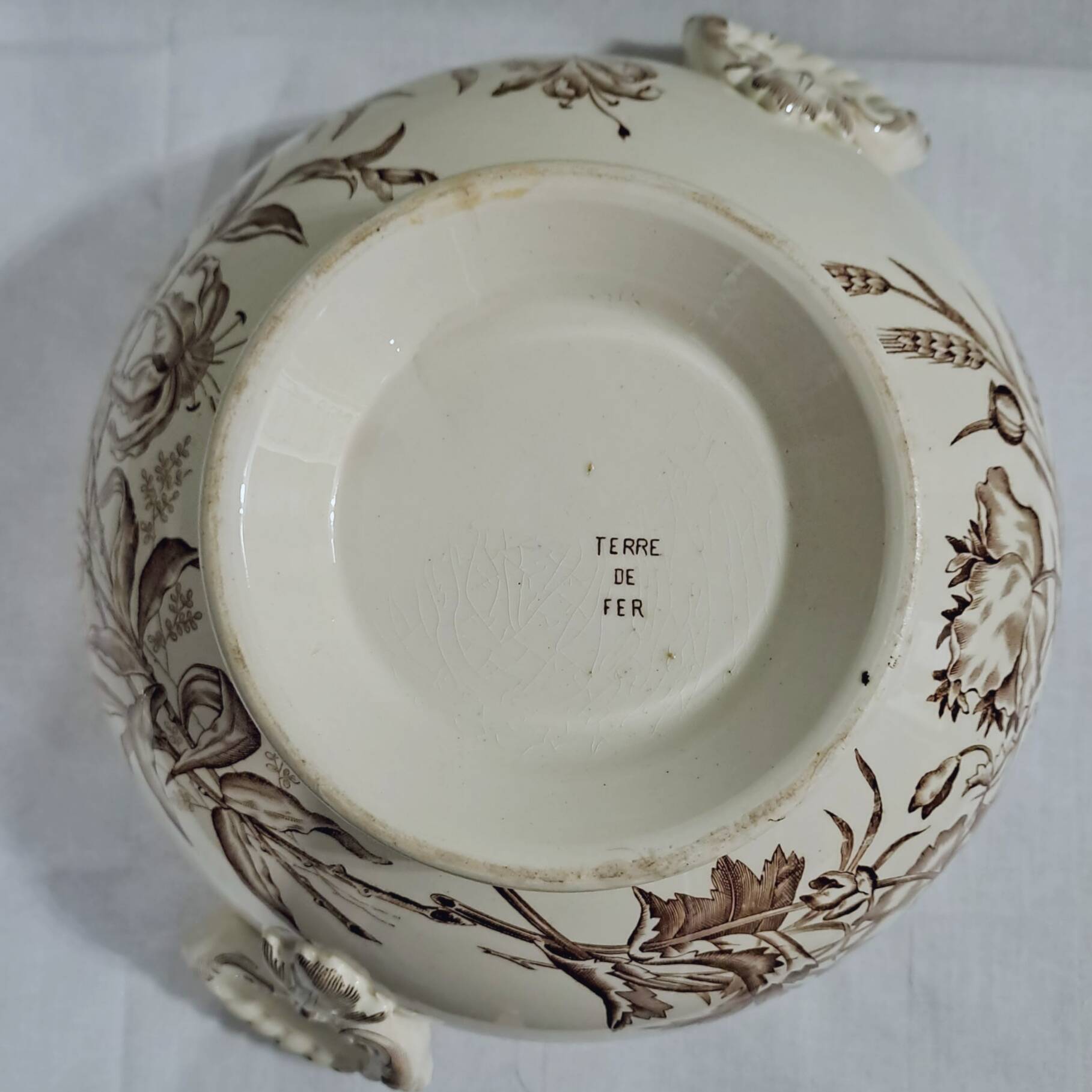 Iron earth soup tureen