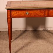 Louis XVI Period Marquetry Desk - 18th Century