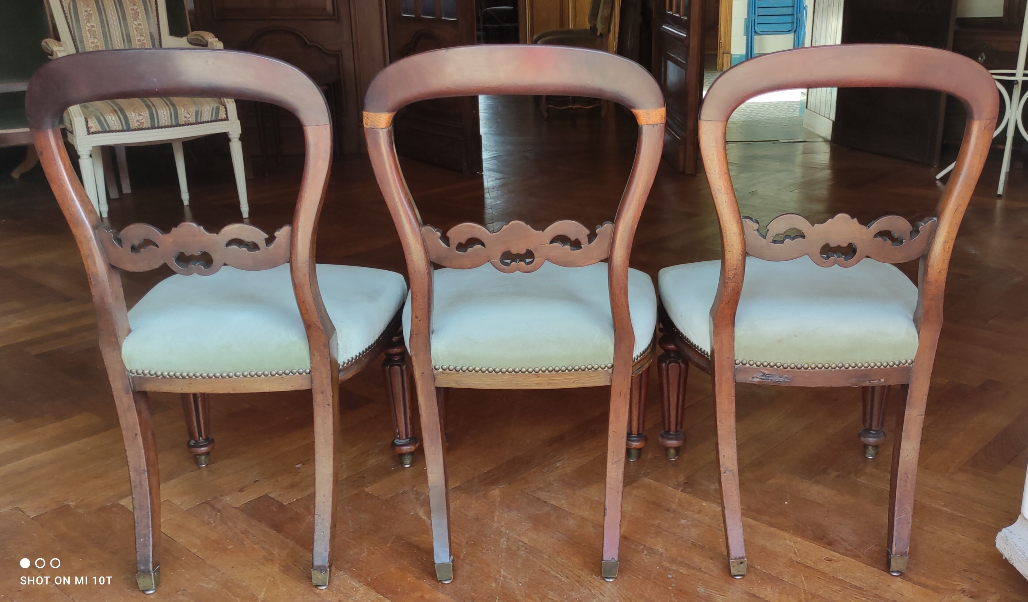 Series of 3 mahogany chairs 19th century