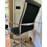 Una Chair Management 718 leather