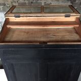 Old black counter