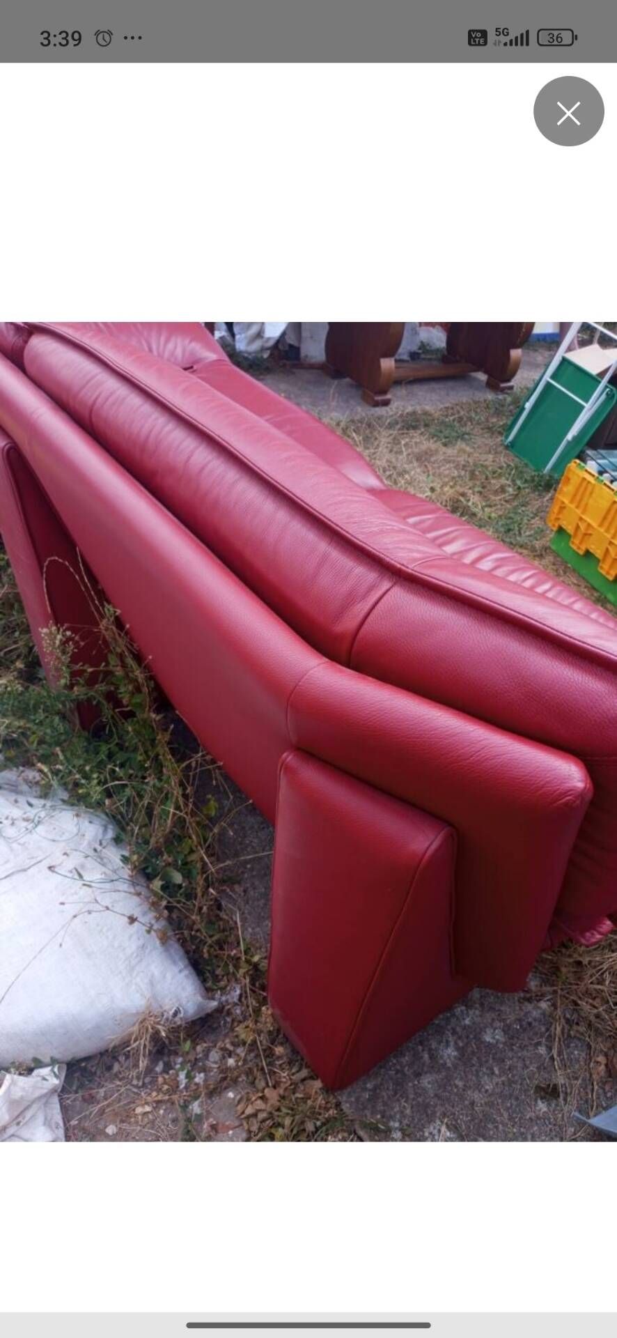 Three-seater sofa from the Italian brand Nicoletti Salotti (1980s).