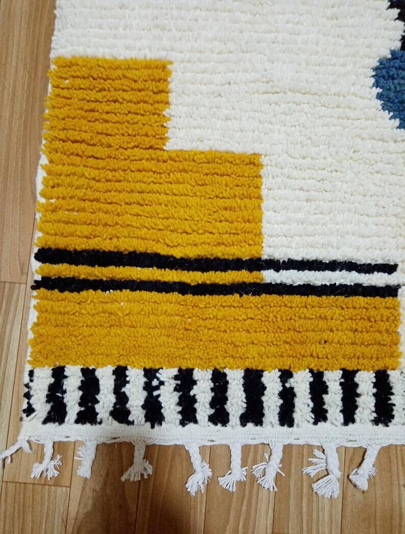 Traditional handmade Beni Ouarine rug 250cmx150cm