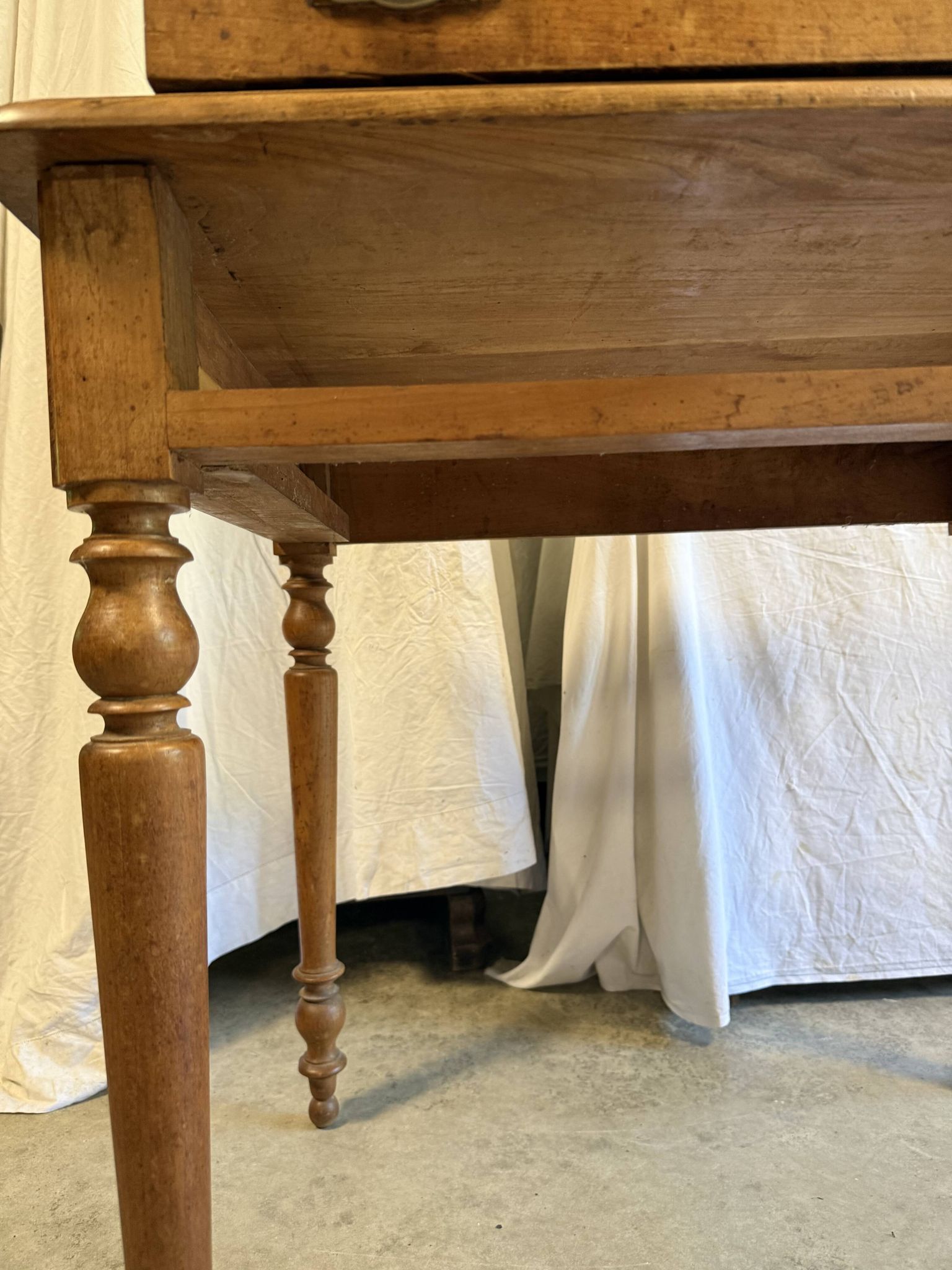 Table bureau
