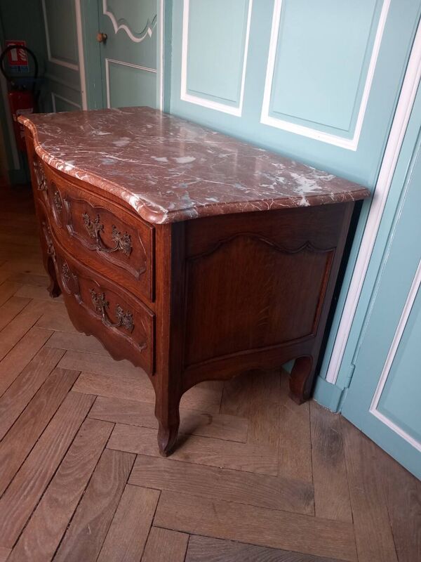 Commode type Louis XVI