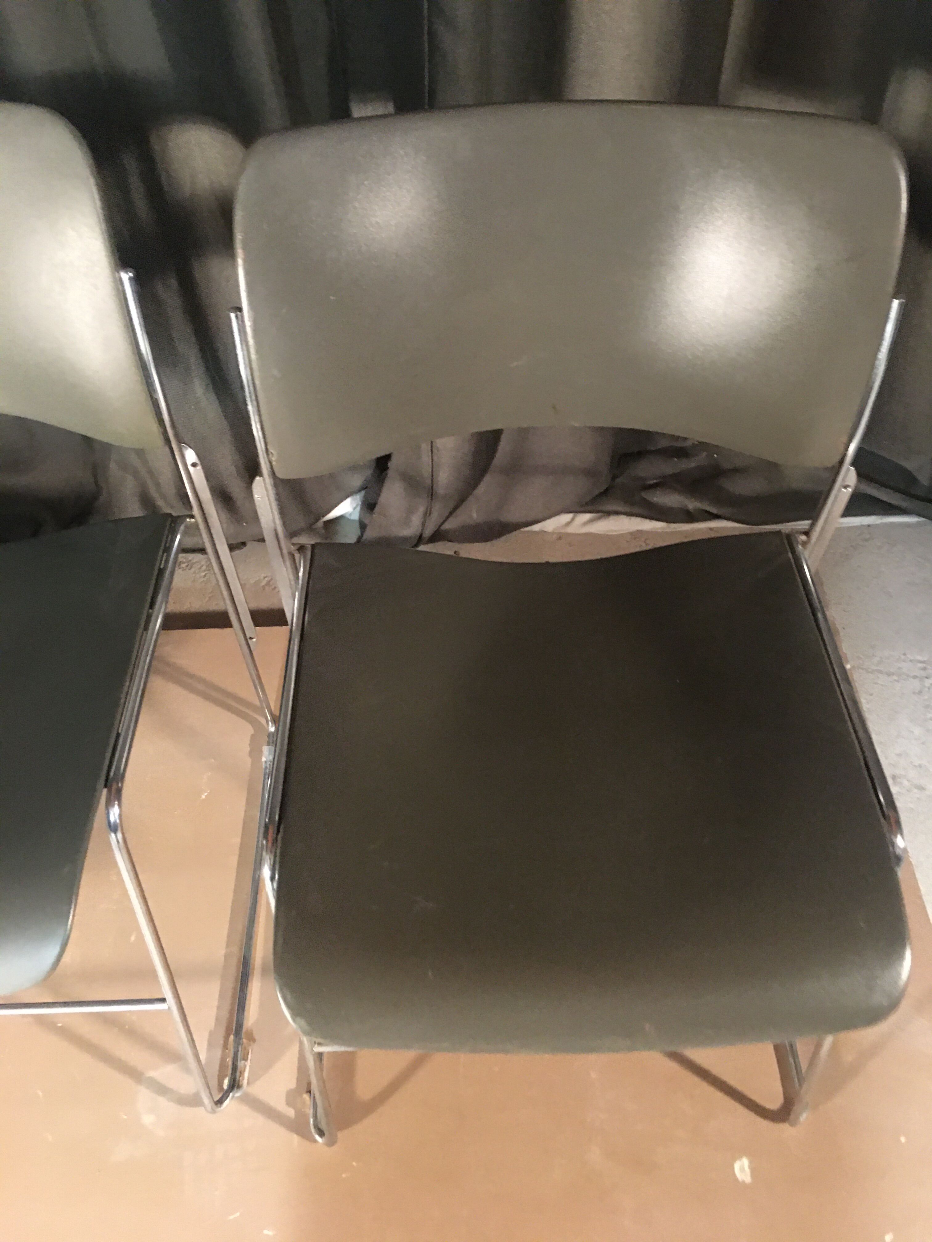 Paire chaises de David Rowland