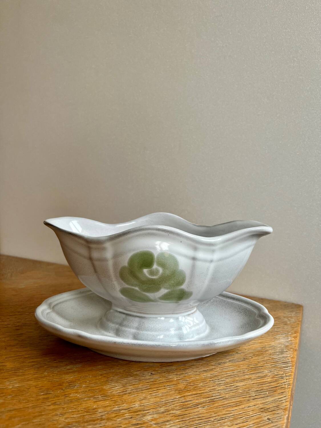 Sauceboat in earthenware, Niderviller