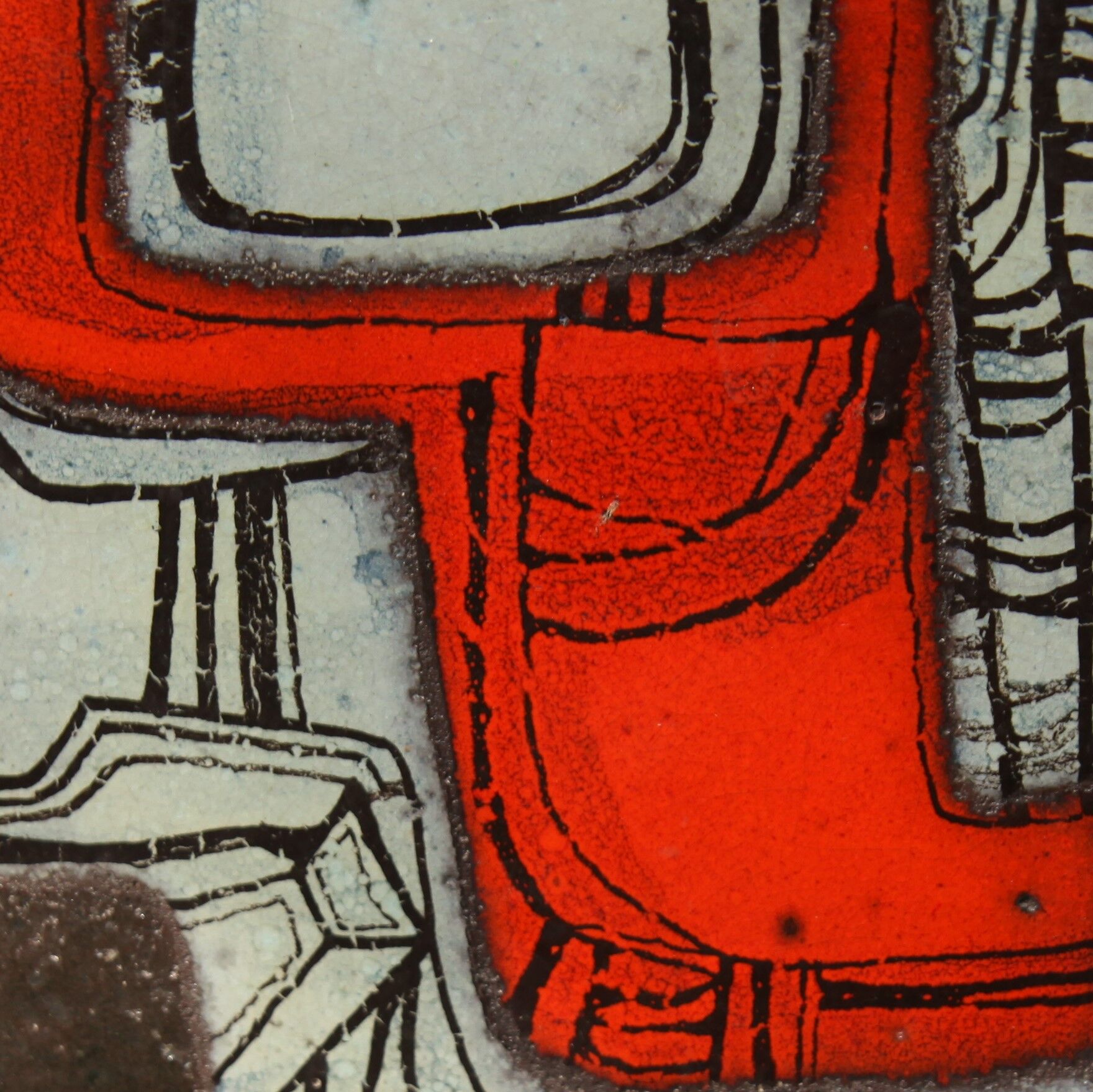 Enamelled lava wall plate