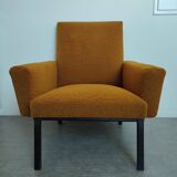 Fauteuil design en bouclette jaune cumin