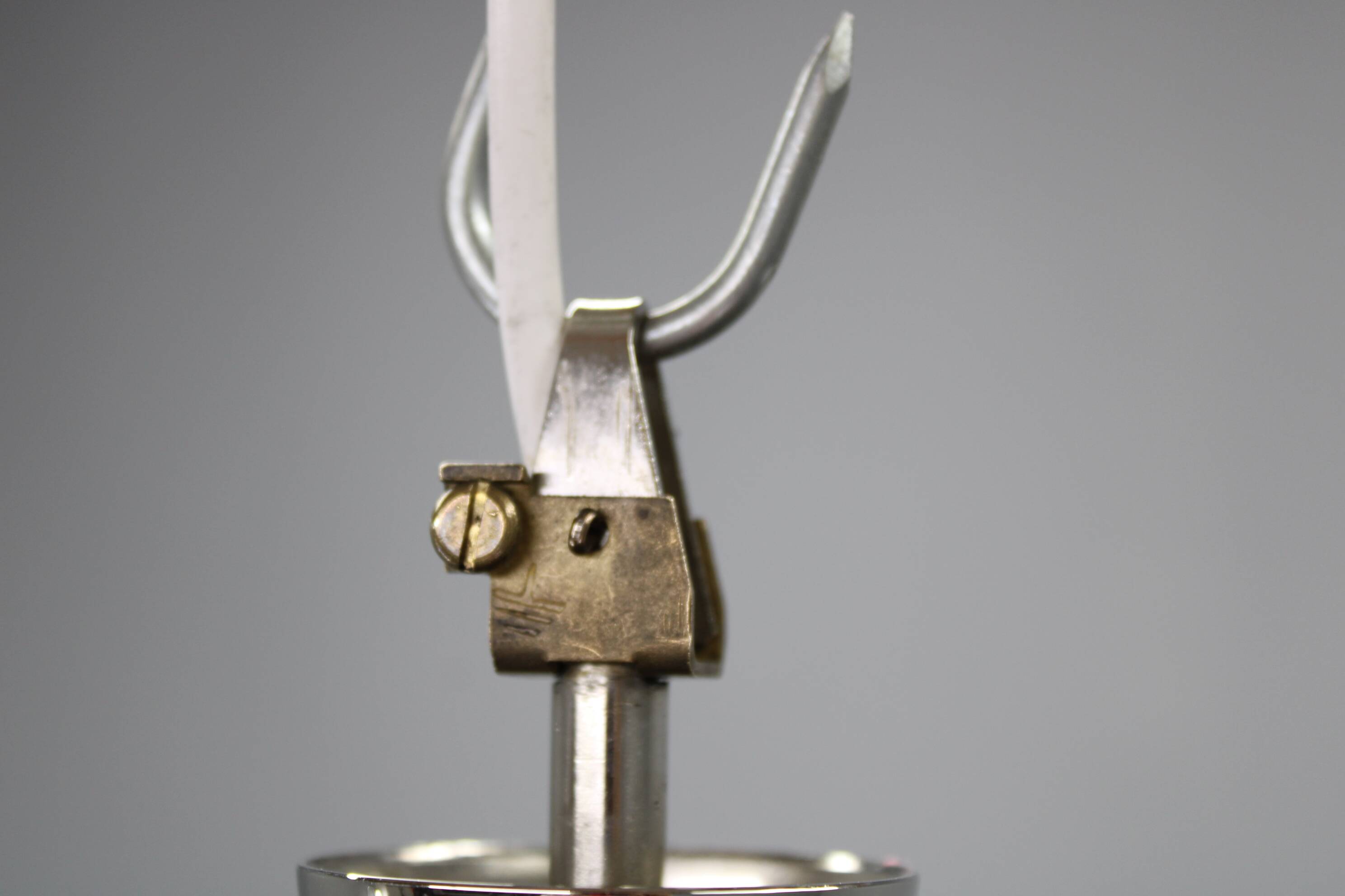 Paire de suspensions tchèques des années 1970, en verre soufflé et chrome, recâblées, reconditionnées