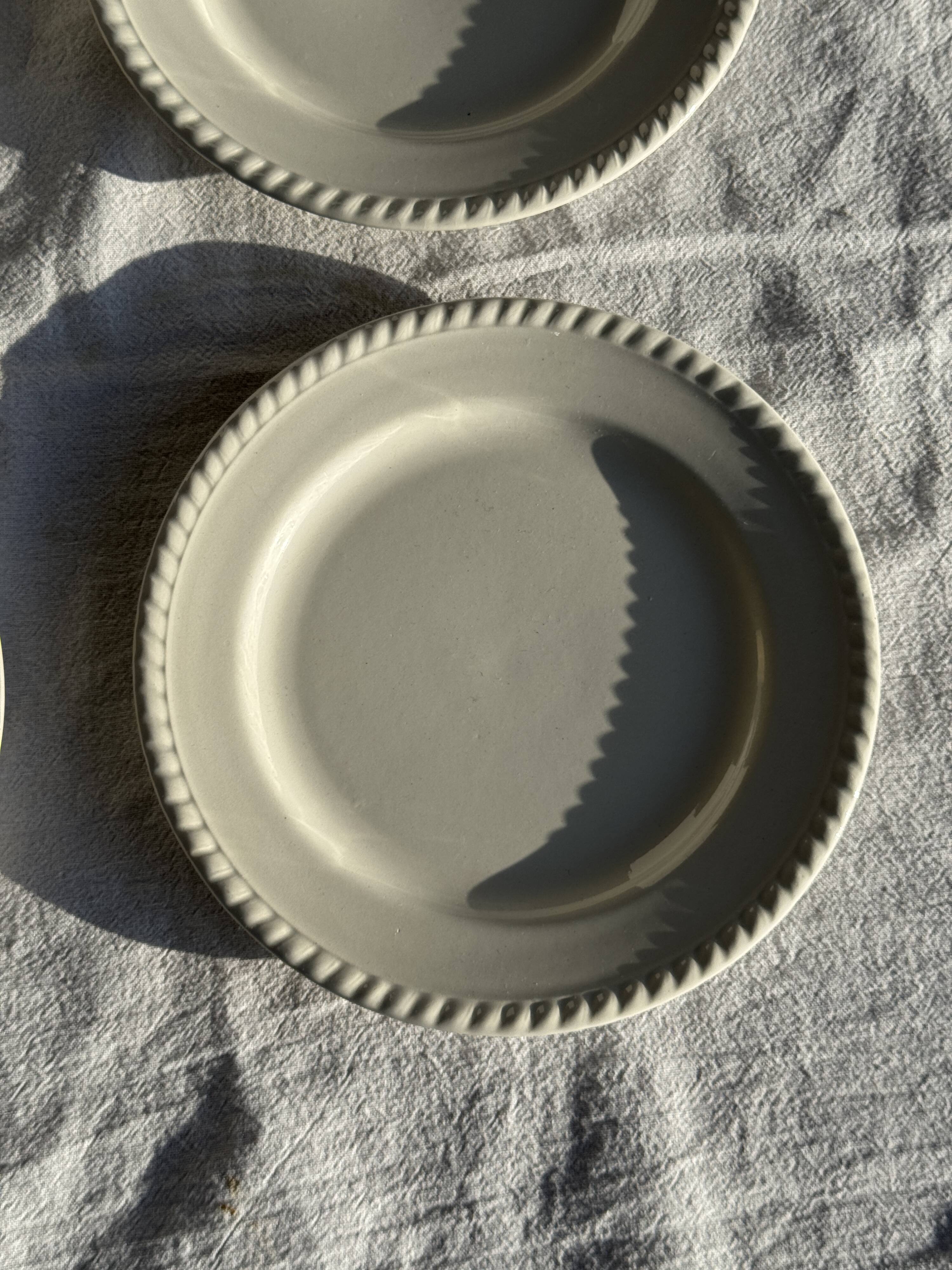 Set of 4 small white earthenware dessert plates D20