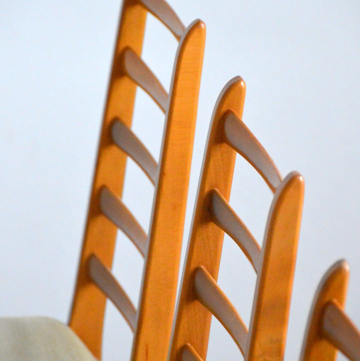 Suite of 6 vintage chairs 1960s
