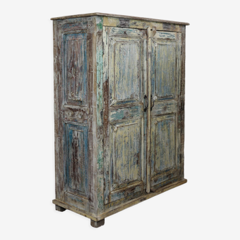 Armoire basse deux portes en manguier, effet patiné