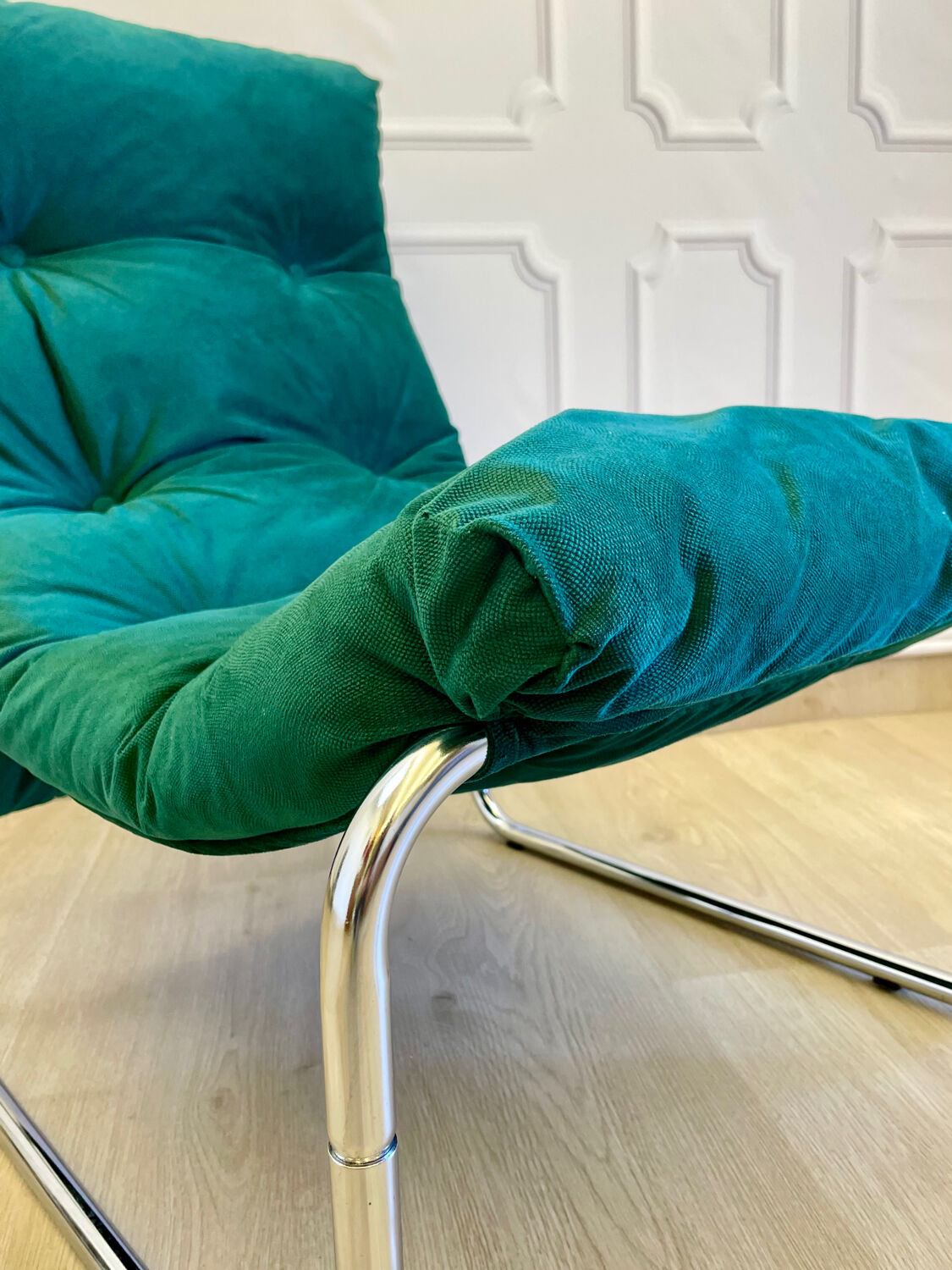 IKEA Pixi vintage green velvet armchair – Scandinavian retro design.