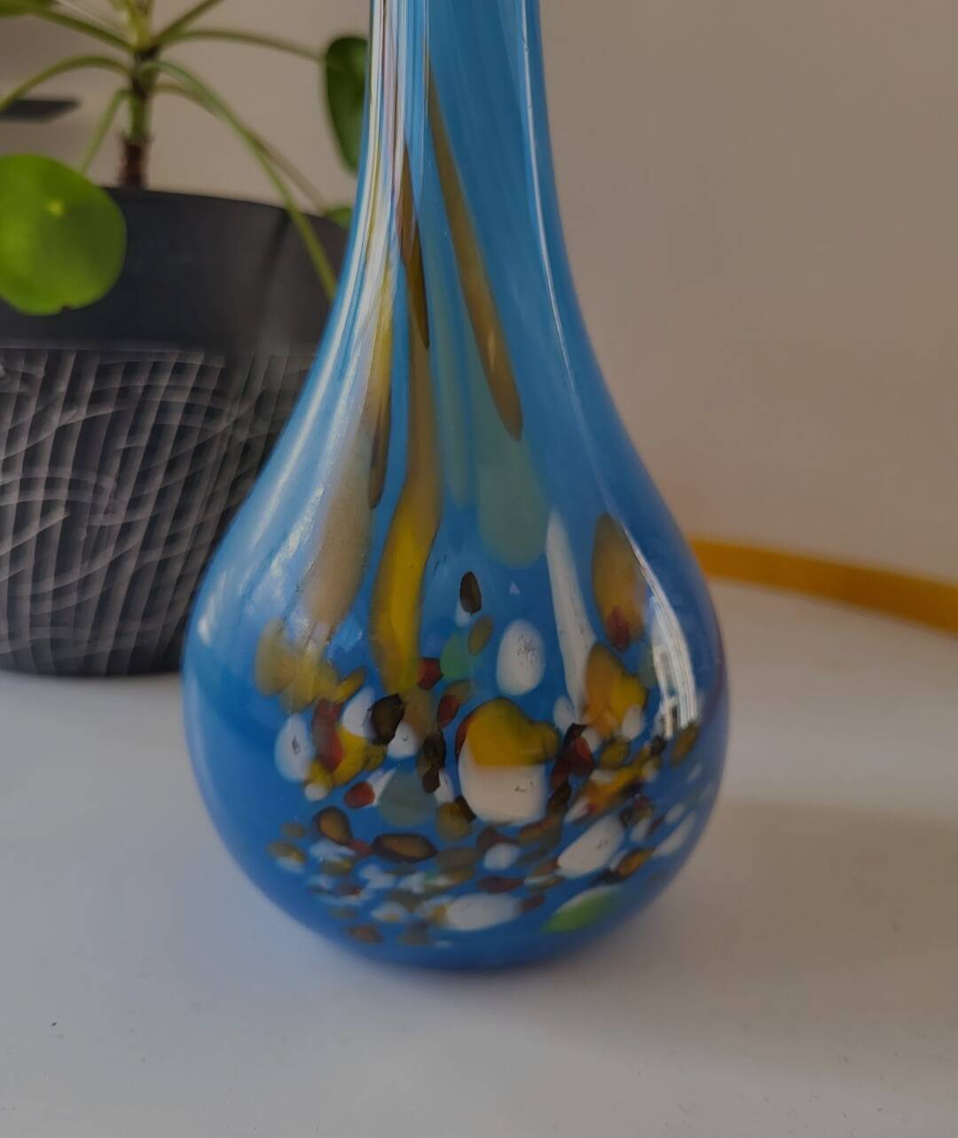 Meerkleurige soliflore vaas, vermoedelijk Frankrijk