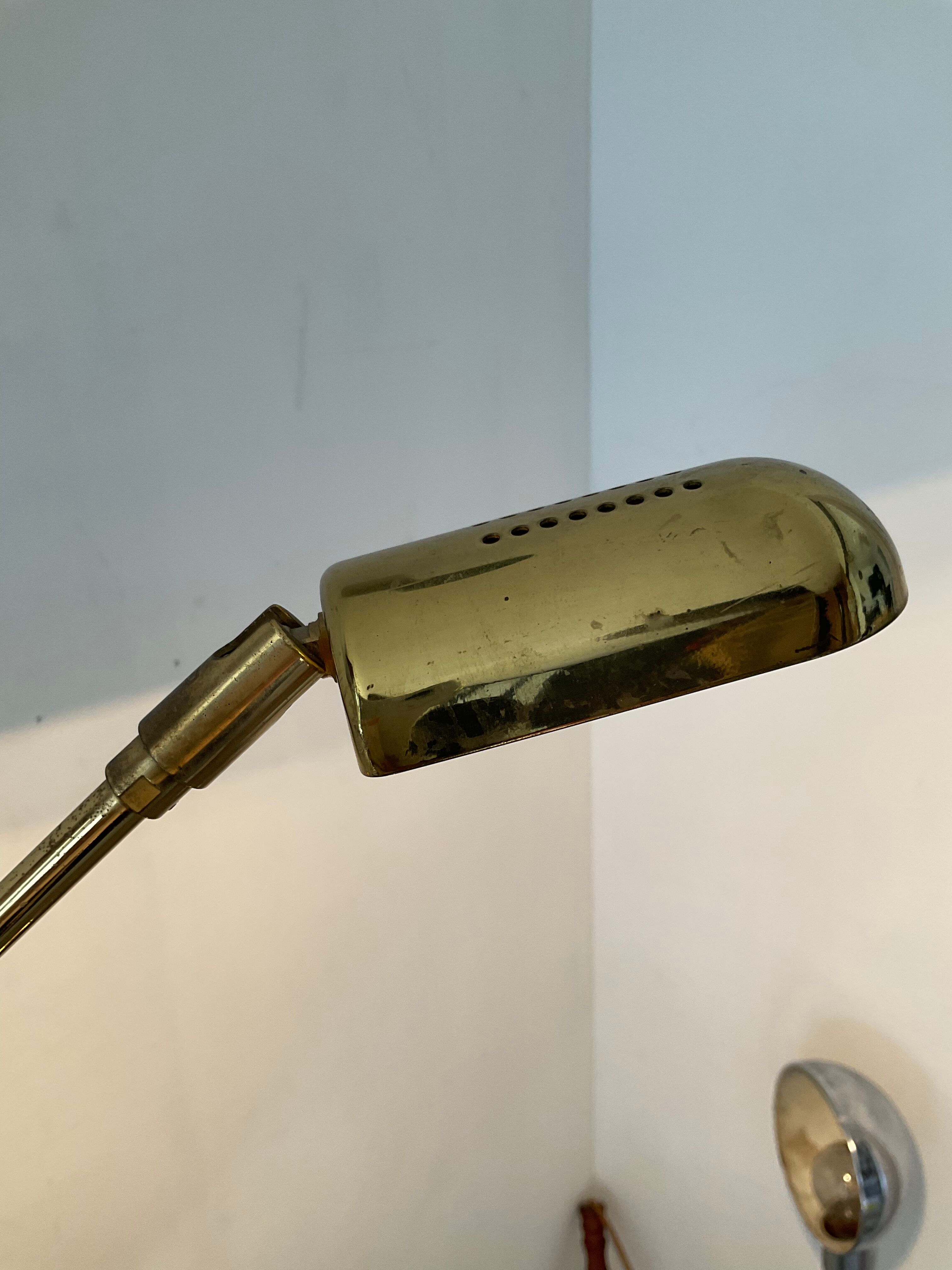 Articulated lamp Deknudt brass, 70s