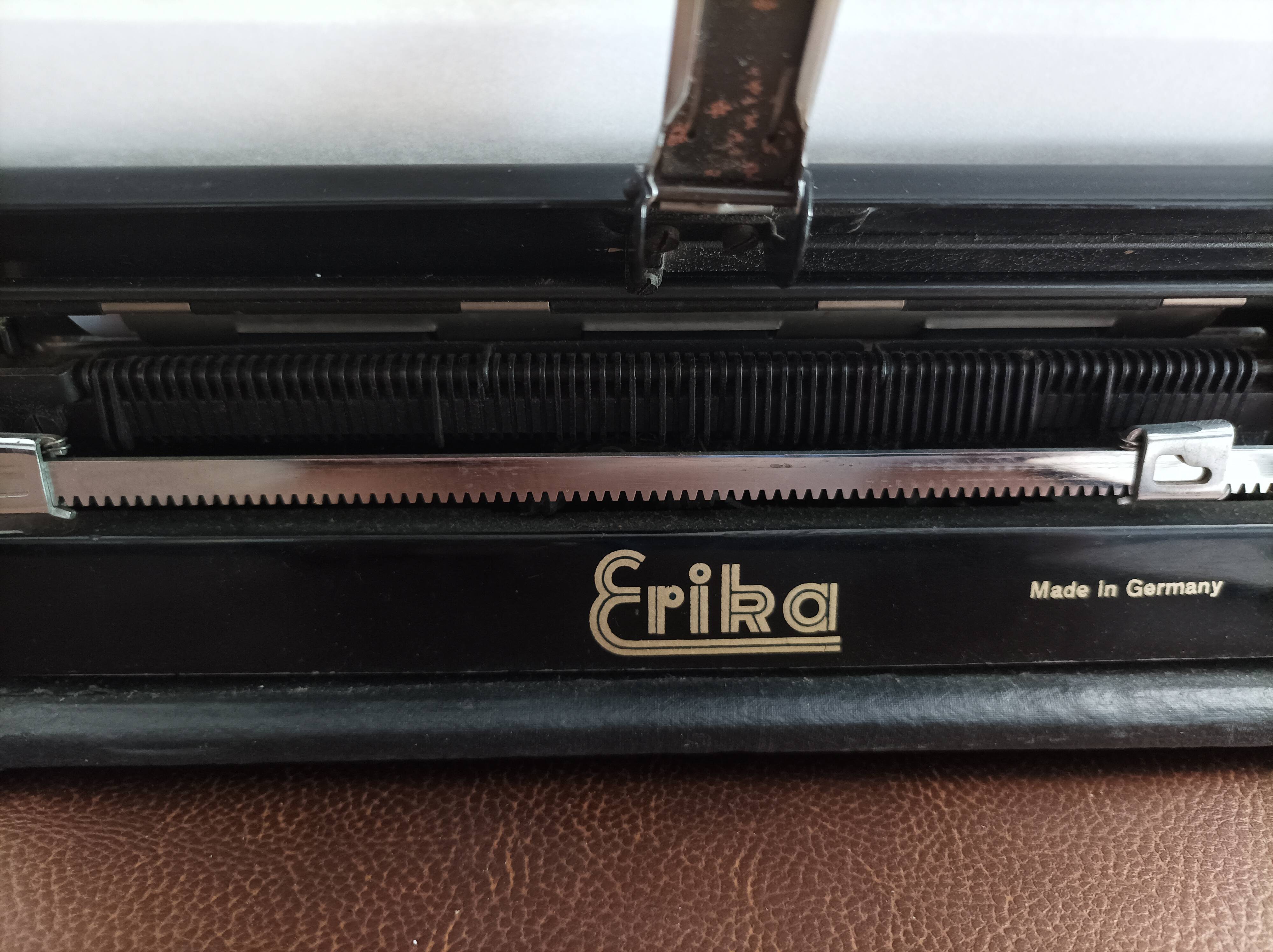 Old erika model m typewriter + instructions + box