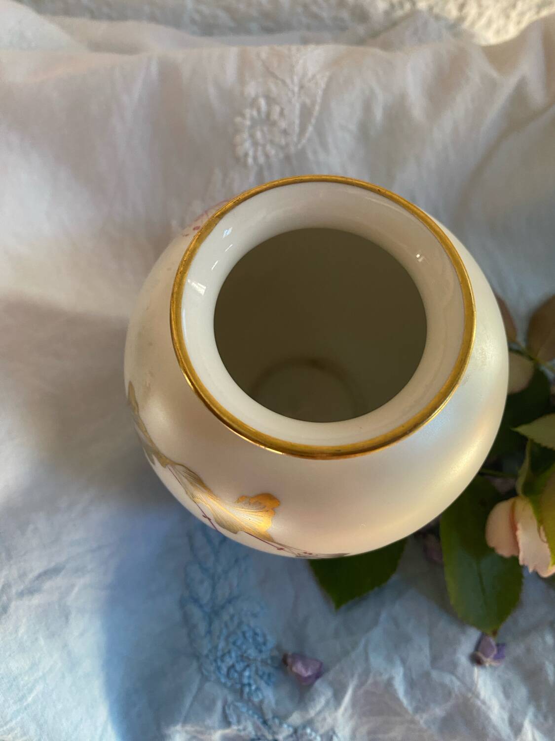 Hand-painted pearlescent porcelain vase