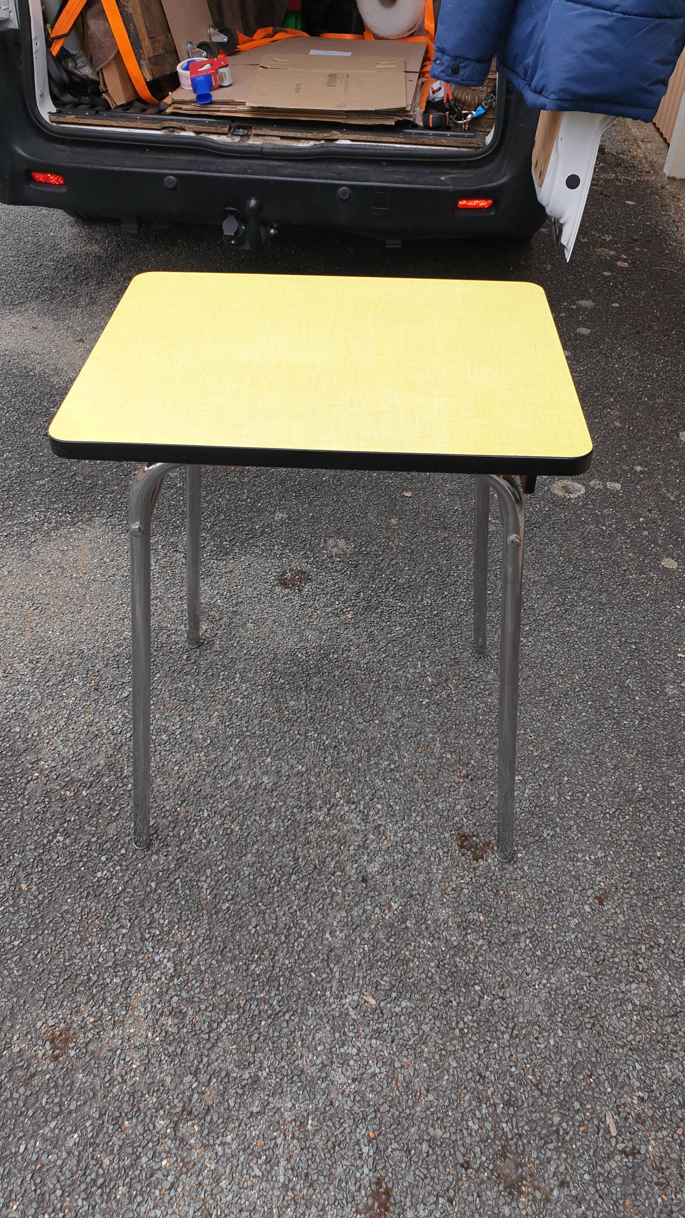 Table formica canary yellow sixties seventies