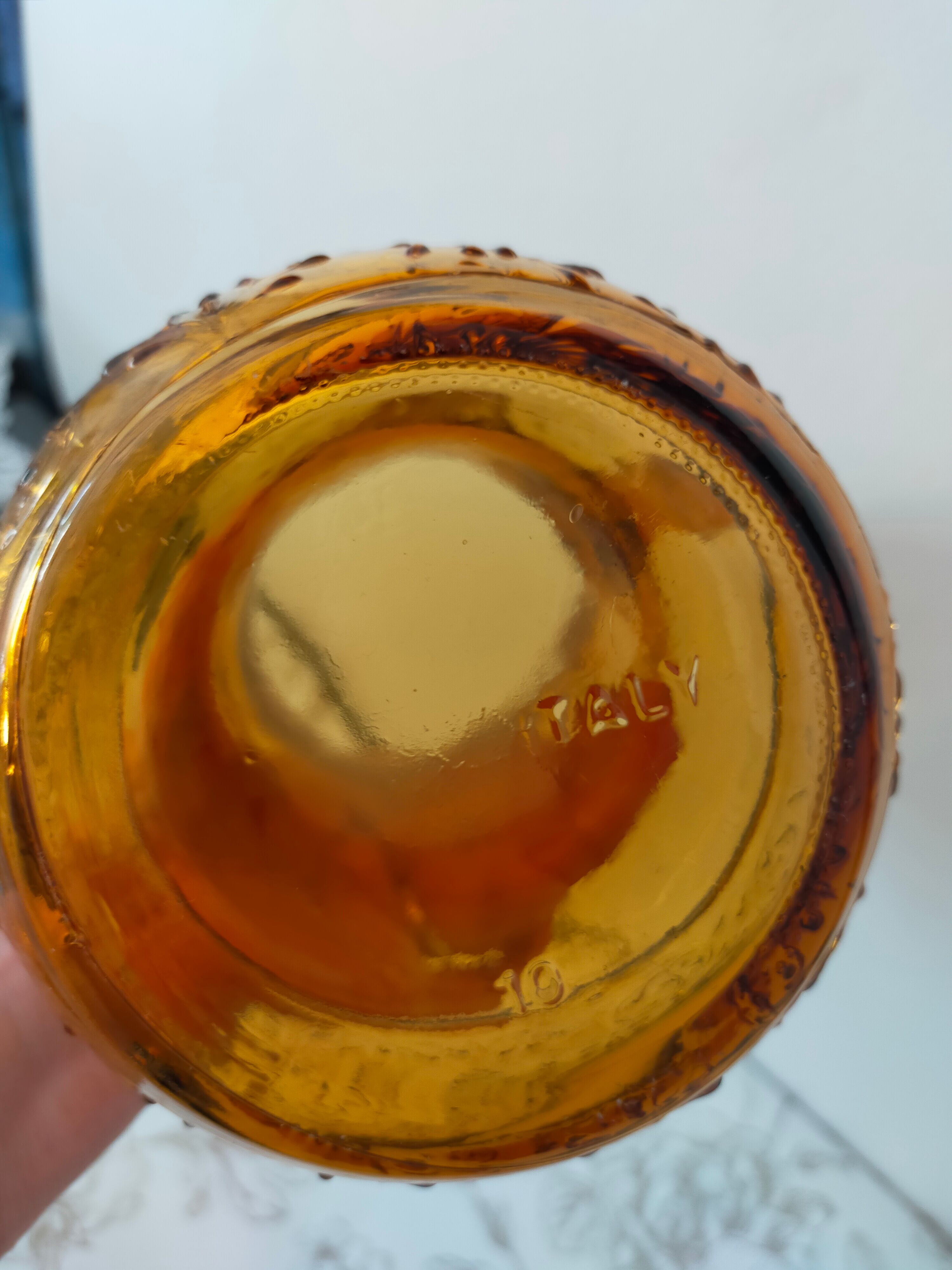 Cruche vintage à eau verre ambré  fabriquée en italie  des années 60/70