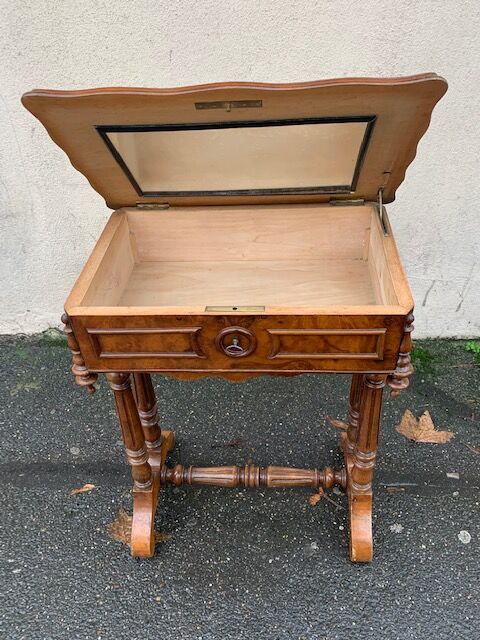 Worker Napoleon III in walnut