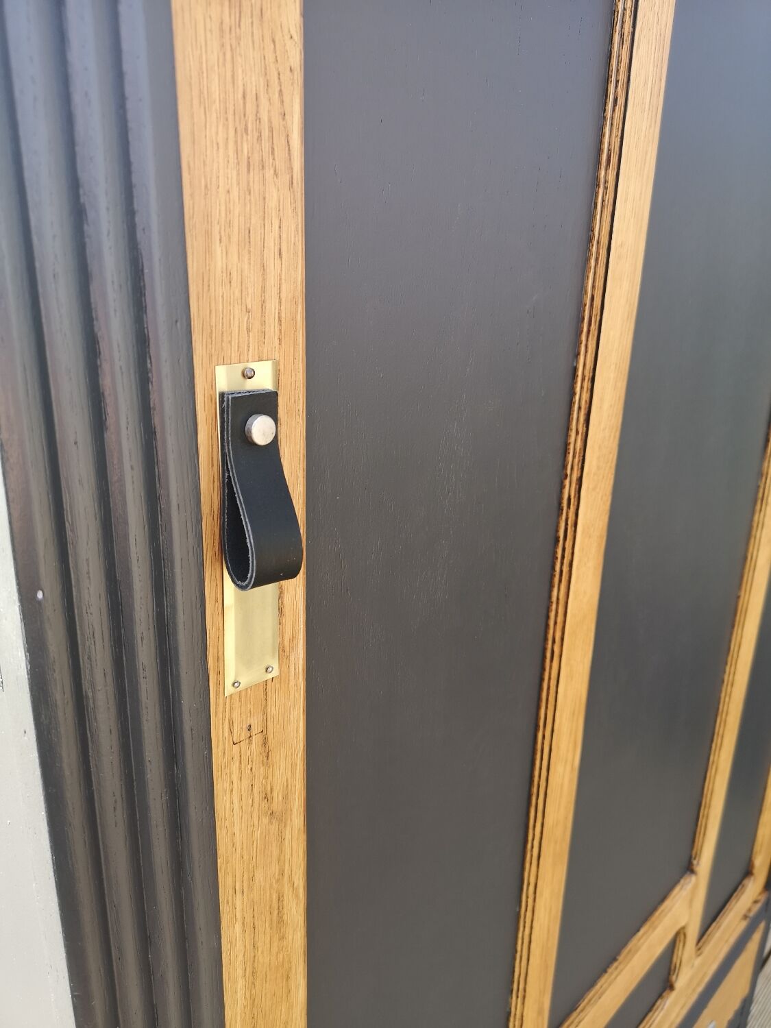 Vintage cabinet cabinet