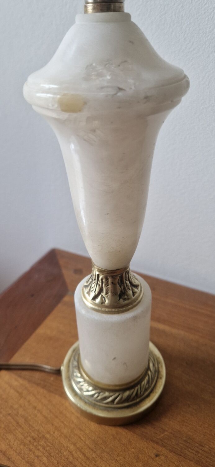 Neo-Empire style table lamp in alabaster and brass - V-shaped tulip shade