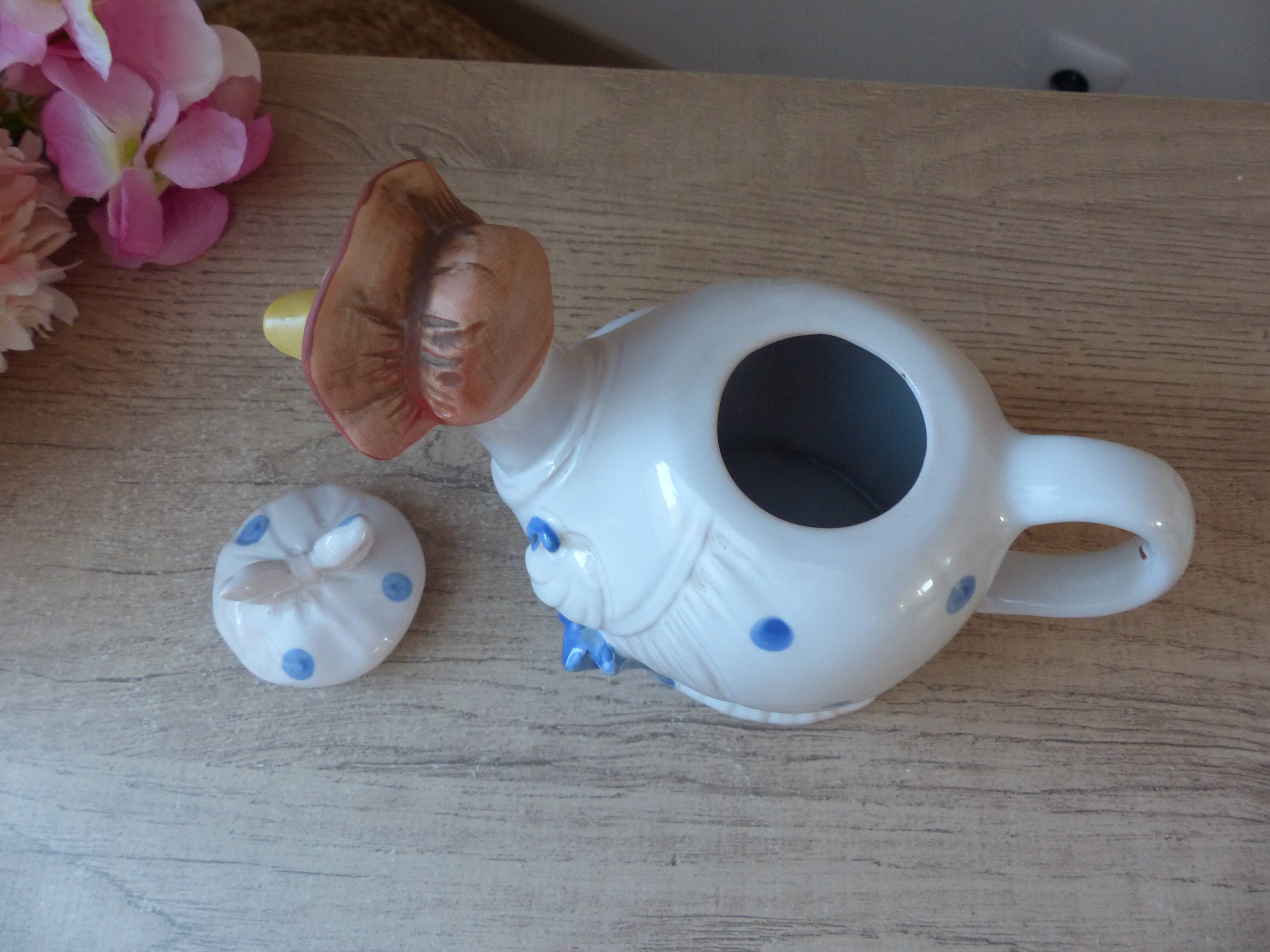 Madame Goose Stoneware Teapot with Umbrella and Bonnet