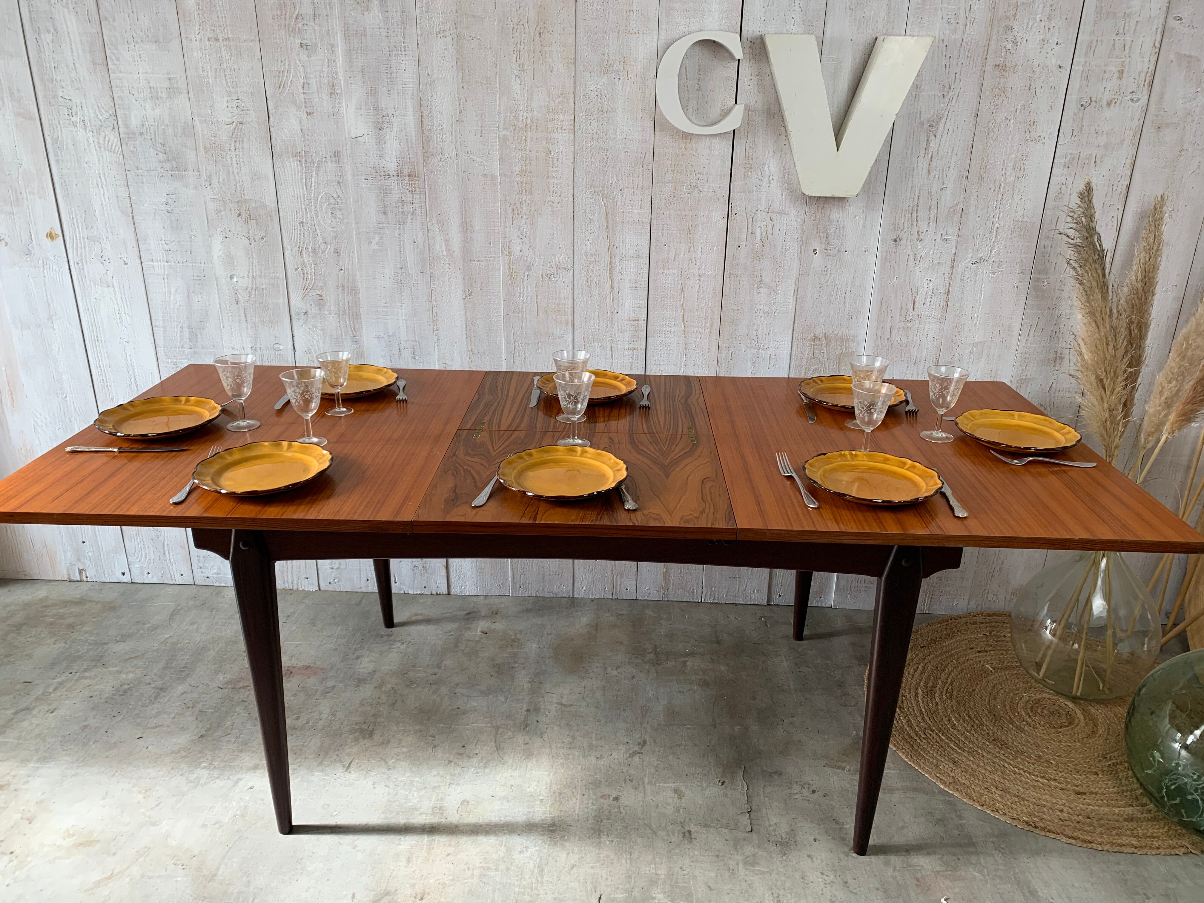 "Butterfly" teak table