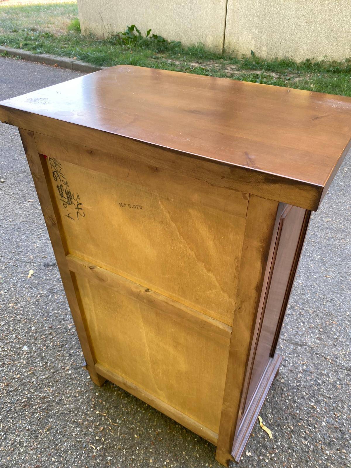 Side table with 3 drawers in solid wood, tall bedside table.