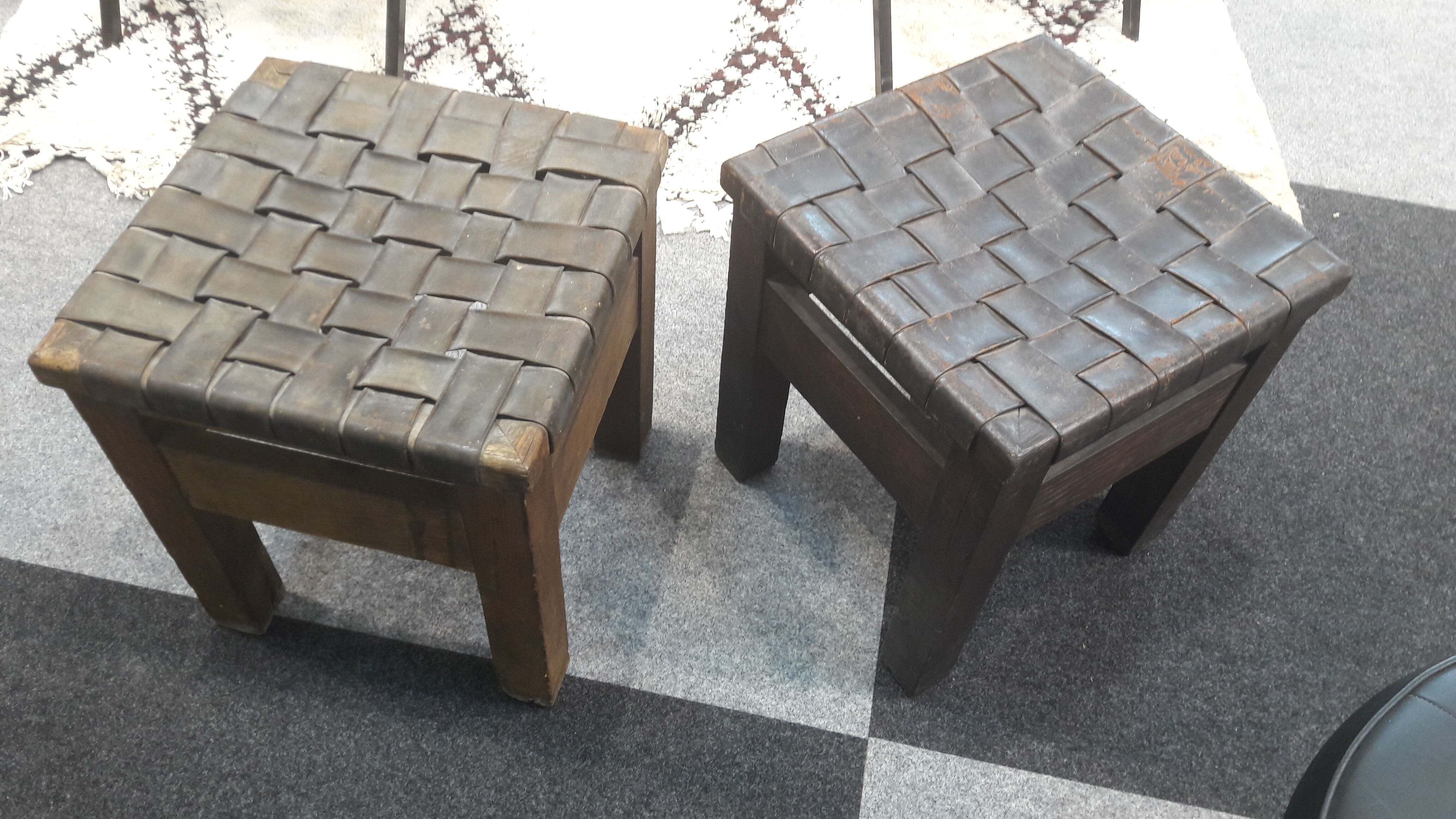 Paire tabourets ancien guichetier PTT