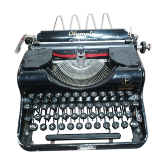 Olympia Progress typewriter 30s