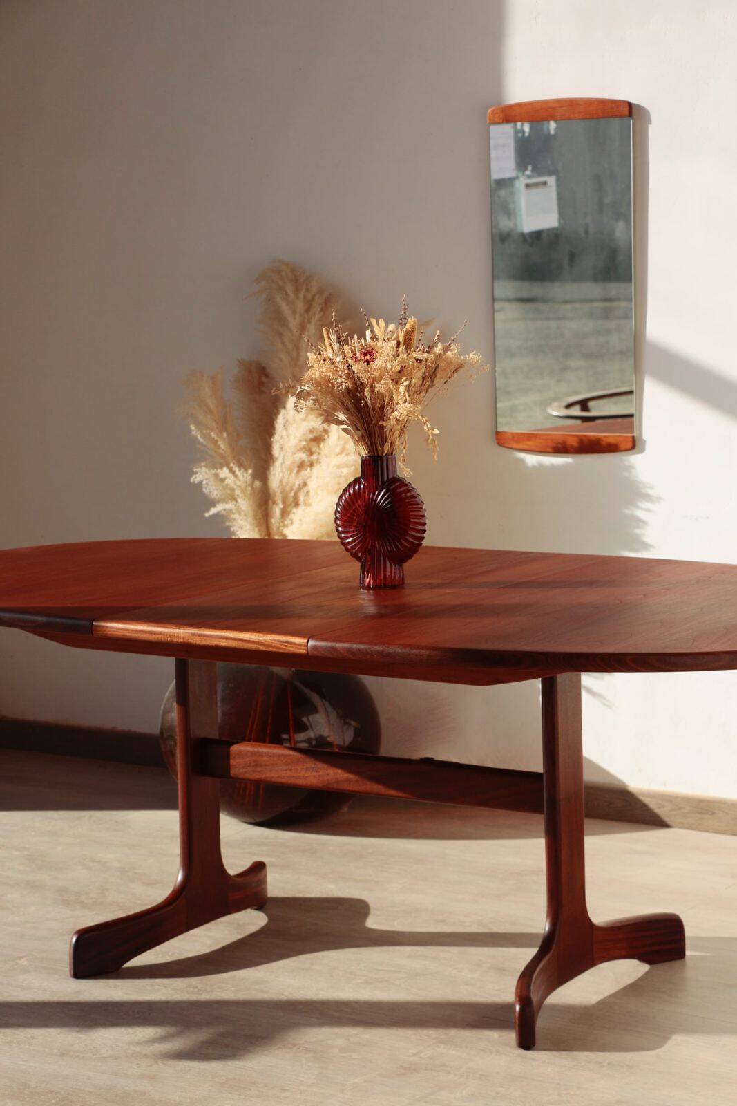 Oval dining table – 6 to 8 people – G Plan