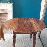 Round table dining room