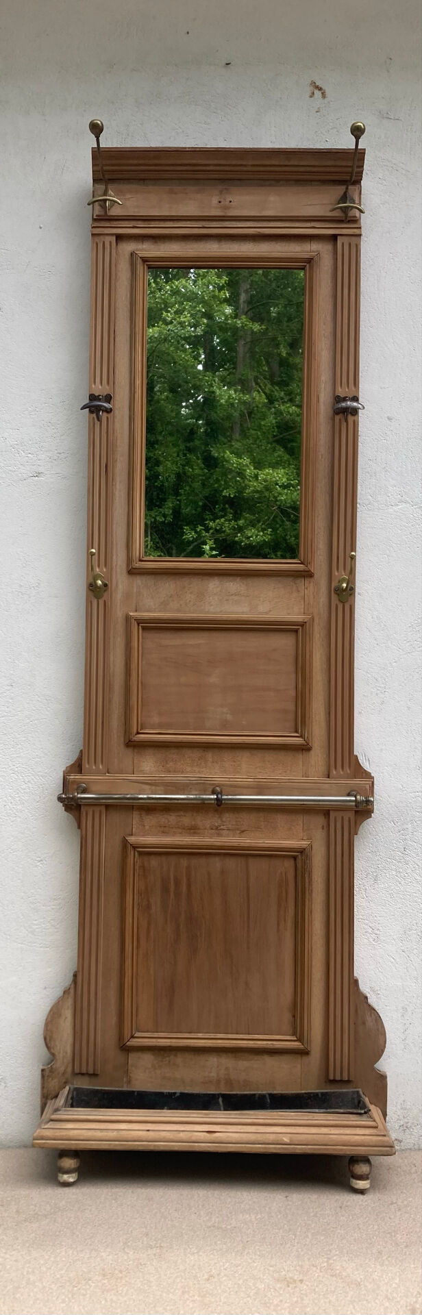 Coat rack with mirror and brass
